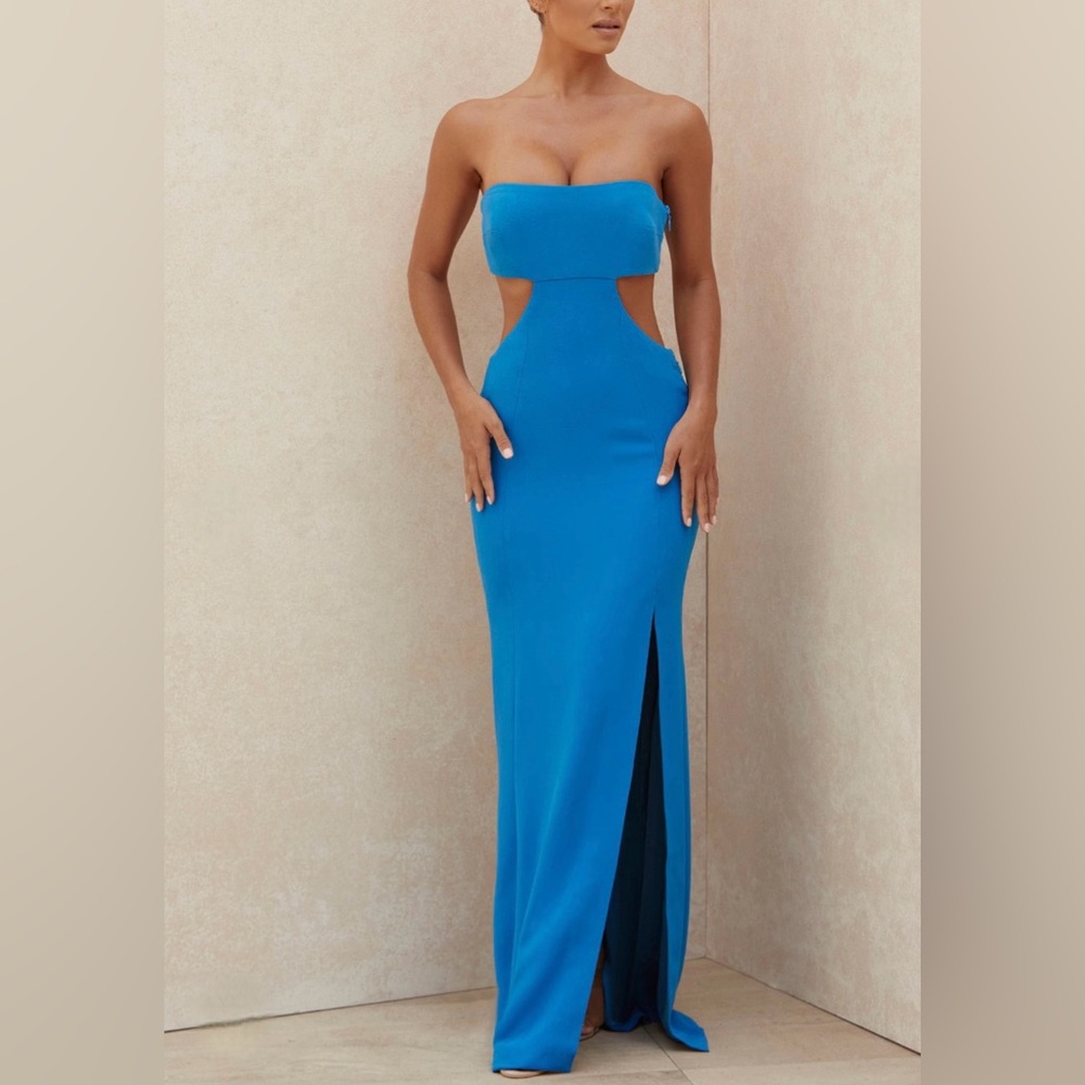House of CB ‘ALTANA’
Blue Strapless Cut Out Maxi Dress
